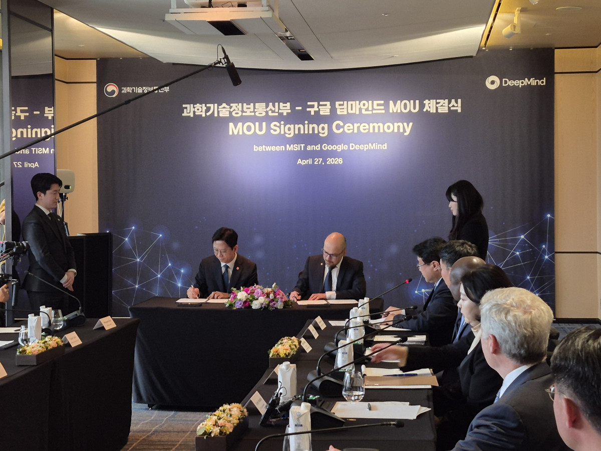 하사비스 구글 딥마인드 CEO "5년 내 AGI 시대…과학 발전의 황금기 맞을 것"