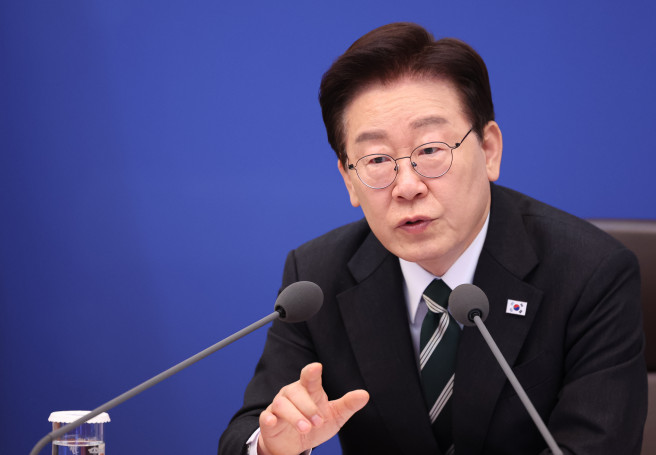 ▲이재명 대통령이 28일 청와대에서 열린 국무회의 겸 비상경제점검회의에서 발언하고 있다. (연합뉴스)