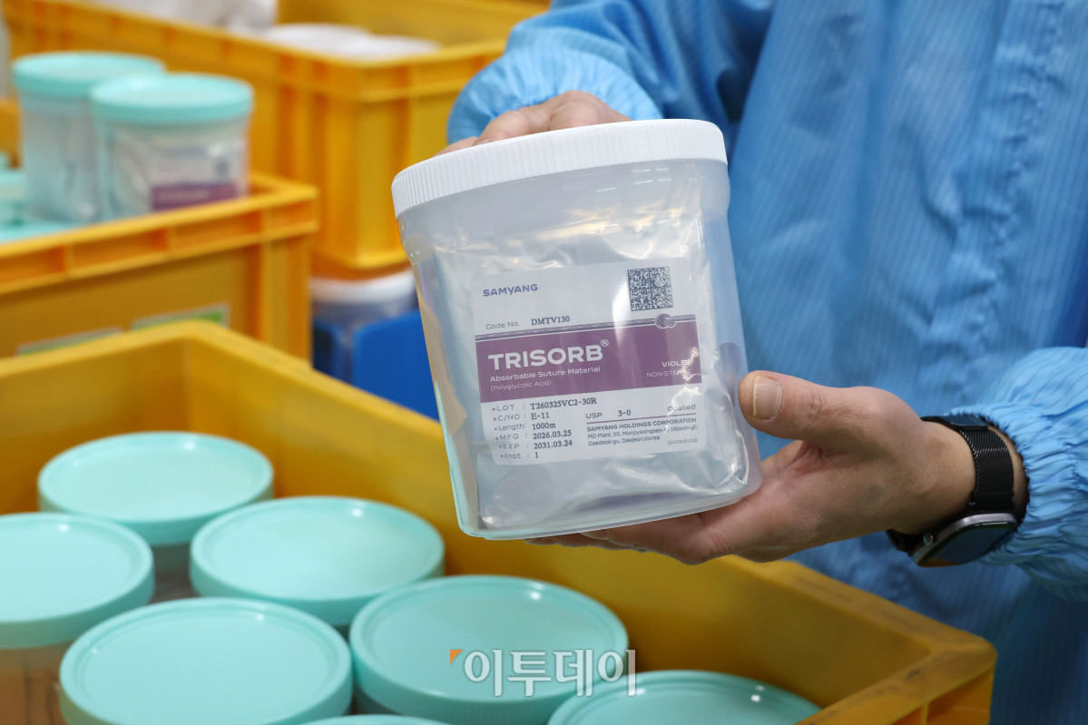 ▲삼양바이오팜 봉합원사 제품 ‘트리소브’ 제품. 고이란 기자 photoeran@