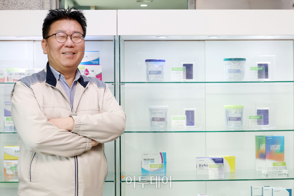 ▲김선우 삼양바이오팜 MD공장 공장장이 23일 대전 엠디공장에서 이투데이와 인터뷰에 앞서 포즈를 취하고 있다. 고이란 기자 photoeran@