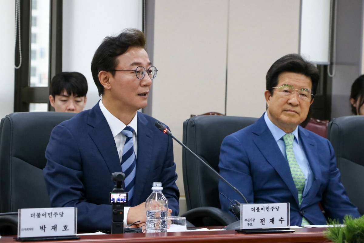 ▲전재수 더불어민주당 부산시장 후보가 29일 오전 부산상공회의소를 방문해 지역 기업인들과 간담회를 갖고 있다. (사진=전재수 후보 캠프)