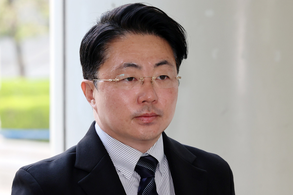 ▲김건희 여사의 집사로 지목된 김예성 씨가 3일 오전 서울 서초구 서울고등법원에서 열린 항소심 1차 공판이 끝난 뒤 청사를 나서고 있다. (뉴시스)