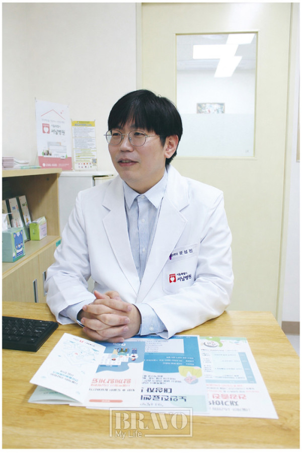 ▲문성진 서남병원 노인진료센터장이 지난달 서남병원에서 브라보마이라이프와 인터뷰를 하고 있다. 서지희 기자 jhsseo@