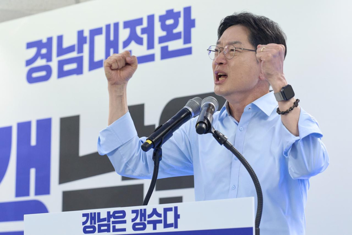 ▲김경수 더불어민주당 경남지사 후보가 3일 경남 창원 STX오션타워에서 열린 선거사무소 개소식에서 발언하고 있다. (사진=김경수 후보 캠프)
