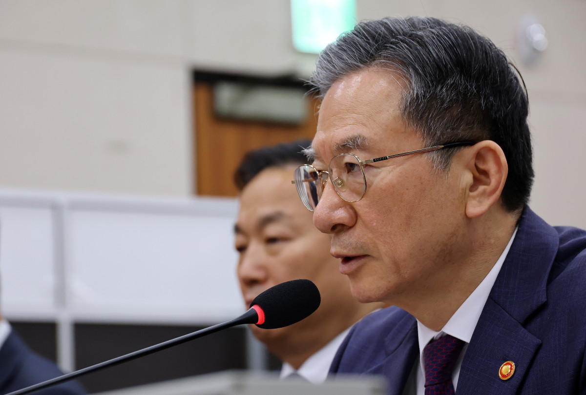 ▲정성호 법무부 장관이 28일 국회 윤석열 정권 정치검찰 조작기소 의혹 사건 진상규명 국정조사특별위원회 제11차 전체회의에서 열린 종합 청문회에서 의원 질의에 답하고 있다. (사진=연합뉴스)