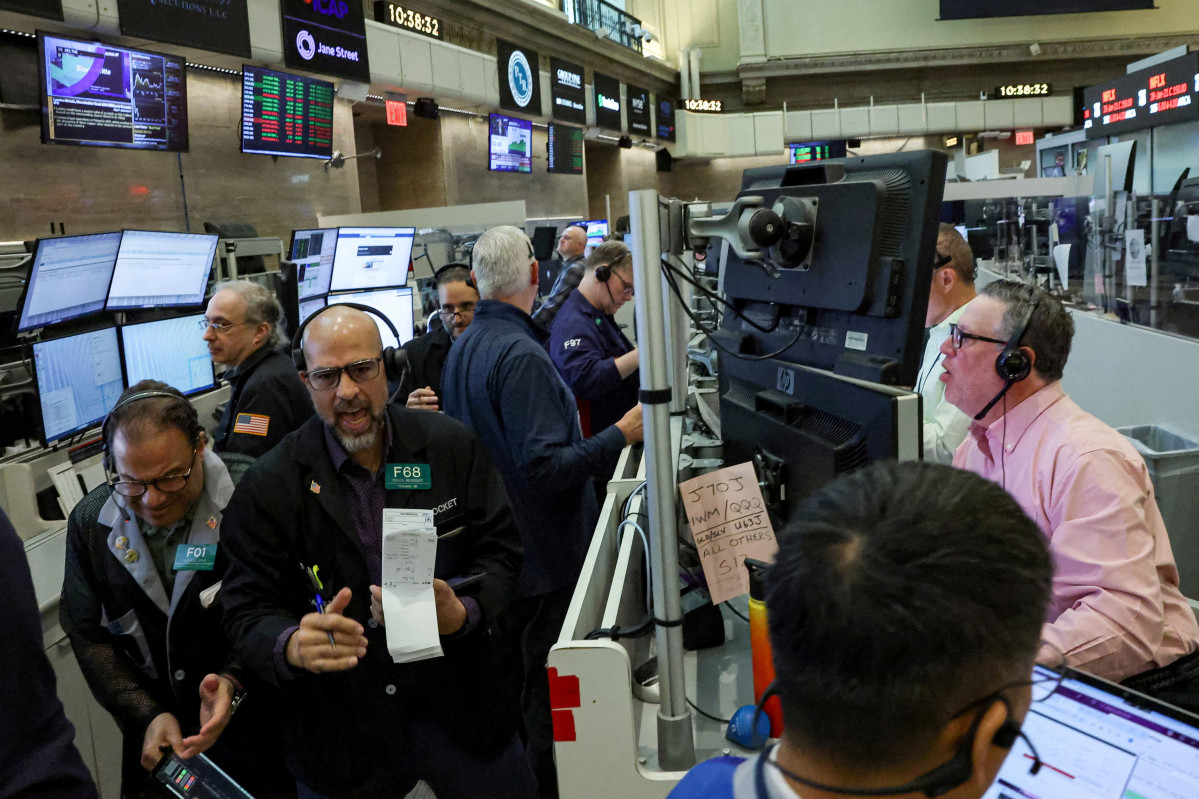 ▲뉴욕증권거래소(NYSE)에 있는 트레이더 모습. 로이터연합뉴스