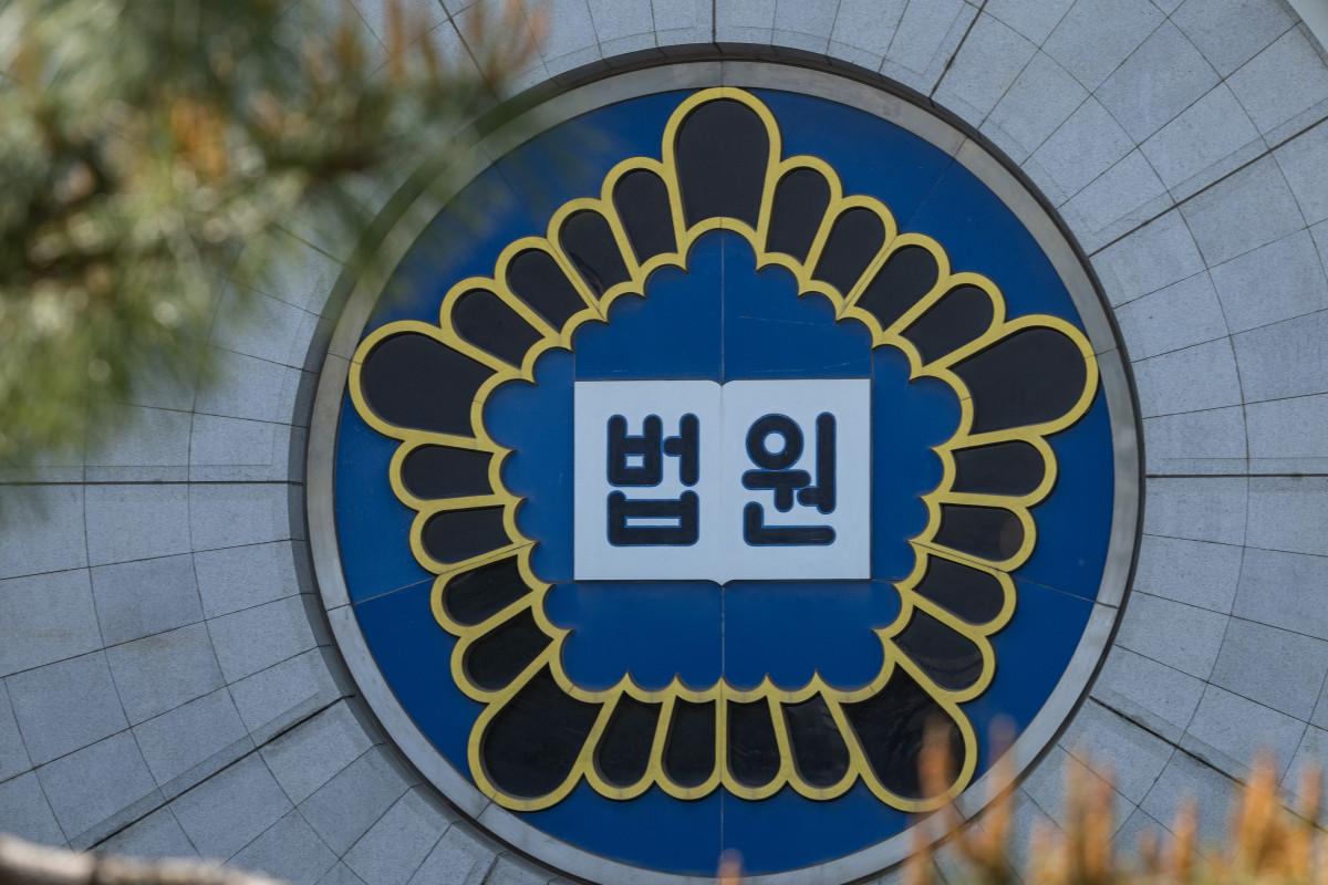 ▲김건희 여사의 도이치모터스 주가조작 등 혐의 사건 항소심을 담당한 신종오 서울고등법원 판사가 6일 오전 숨진 채 발견됐다. 사진은 이날 서울 서초구 서울법원종합청사. 신태현 기자 holjjak@