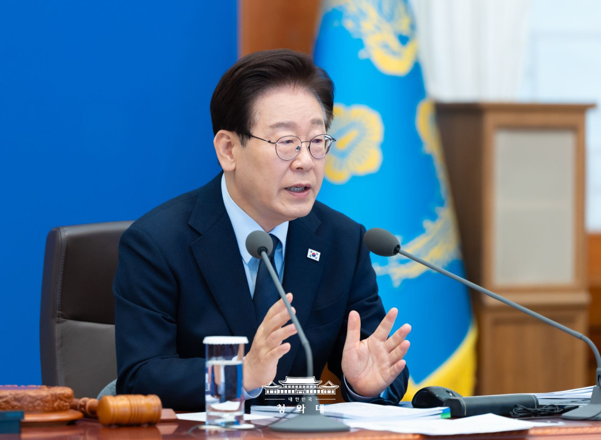 ▲이재명 대통령이 5월 6일 청와대에서 열린 국무회의 겸 비상경제점검회의에서 발언하고 있다.(청와대 제공)