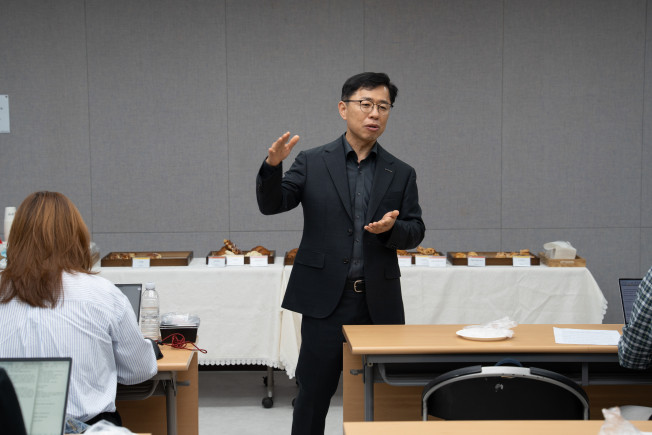▲삼양사 양철호 식자재유통BU장이 냉동생지 공장 증설 배경에 대해 설명하고 있다. (사진제공=삼양사)