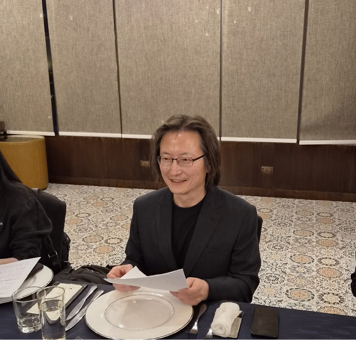 ▲주병기 공정거래위원장이 7일 필리핀 마닐라의 한 호텔에서 개최한 동행기자단 간담회에서 발언하고 있다. (공정거래위원회)