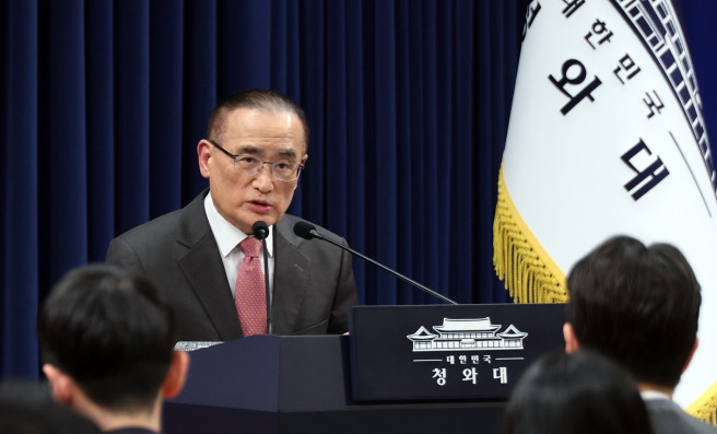 ▲위성락 국가안보실장이 11일 청와대에서 호르무즈 해협에서 피격당한 HMM 나무호 관련 기자간담회를 하고 있다. (연합뉴스)