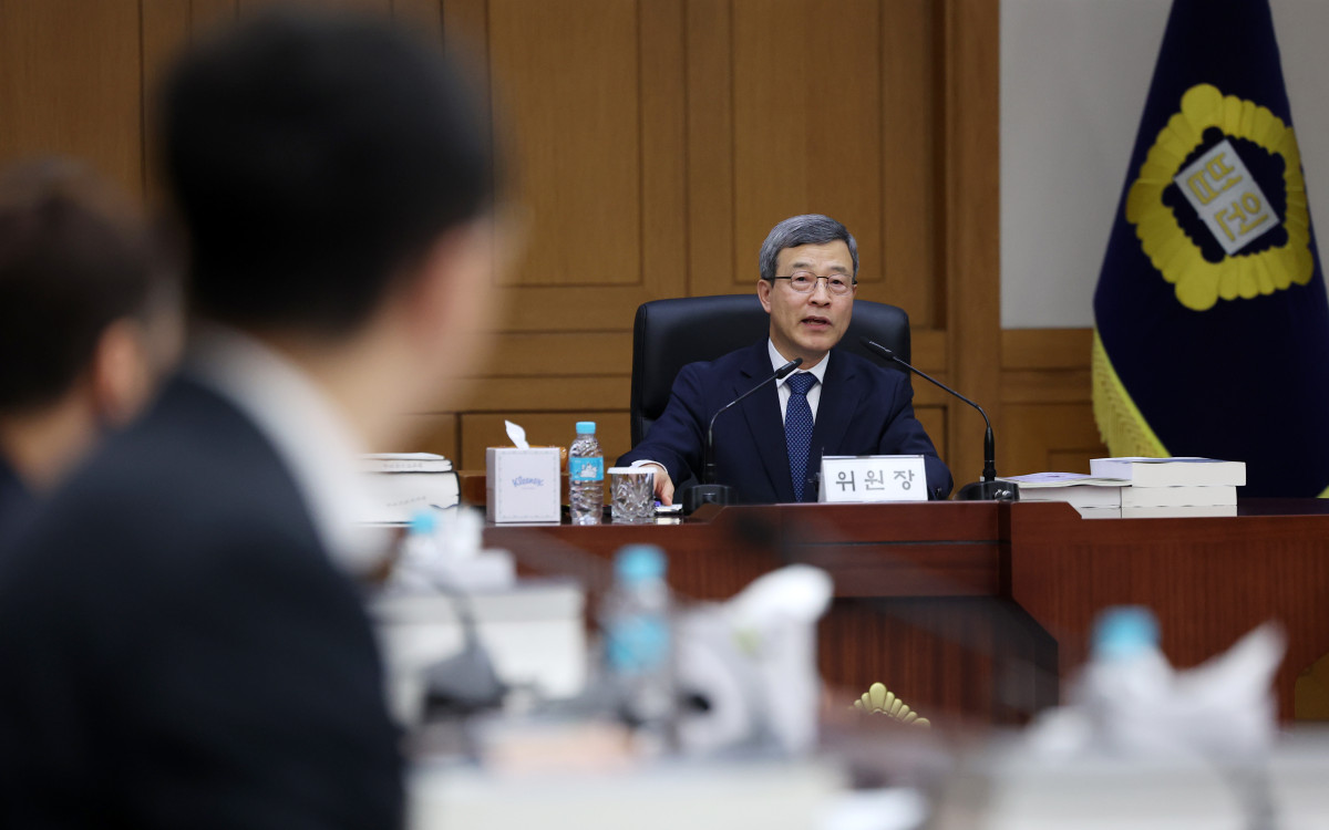 ▲이동원 양형위원회 위원장이 11일 오후 서울 서초구 대법원에서 열린 양형위원회 제145차 전체회의에서 발언하고 있다. (출처=뉴시스)
