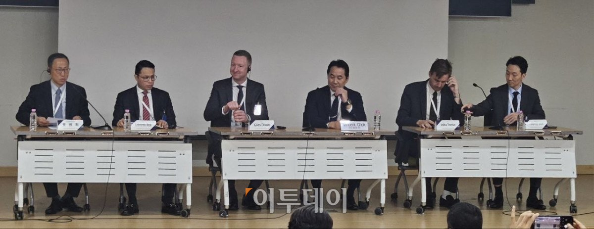▲12일 서울 여의도 국회의원회관 제2소회의실에서 열린 '글로벌 스테이블코인 동향과 한국 디지털 경제의 기회' 세미나 '스테이블코인의 미래 라운드테이블' 패널 토론이 진행되고 있다. (박정호 기자 godot@)