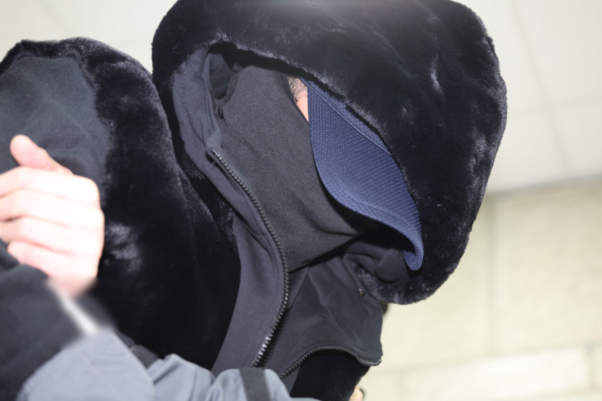 ▲만취 상태에서 운전을 하다가 일본인 관광객 모녀를 치어 50대 어머니를 숨지게 한 30대 남성 서모씨가 지난해 11월 5일 서올 서초구 서울중앙지방법원에서 열린 구속 전 피의자 심문(영장실질심사)에 출석하고 있다. (뉴시스)