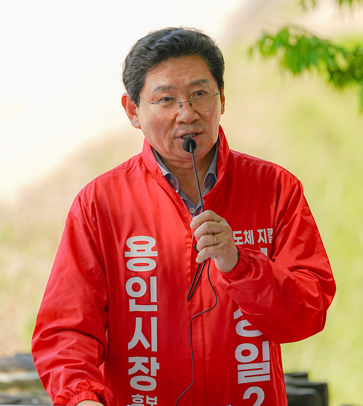 ▲이상일 국민의힘 용인특례시장 후보가 민선 9기 재선 출마를 선언하며 용인 반도체 국가산업단지 수호 의지를 밝히고 있다. (이상일 국민의힘 용인특례시장 후보 캠프)