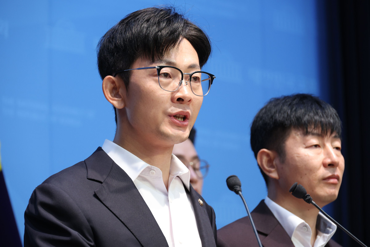 ▲박충권 국민의힘 의원이 22일 서울 여의도 국회 소통관에서 열린 탈북민 명칭 변경 반대 기자회견에서 발언을 하고 있다. (뉴시스)