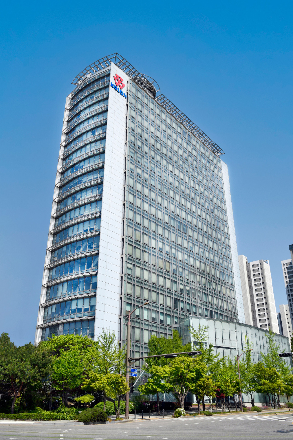▲코오롱글로벌 과천 사옥 전경. (사진제공=코오롱글로벌)