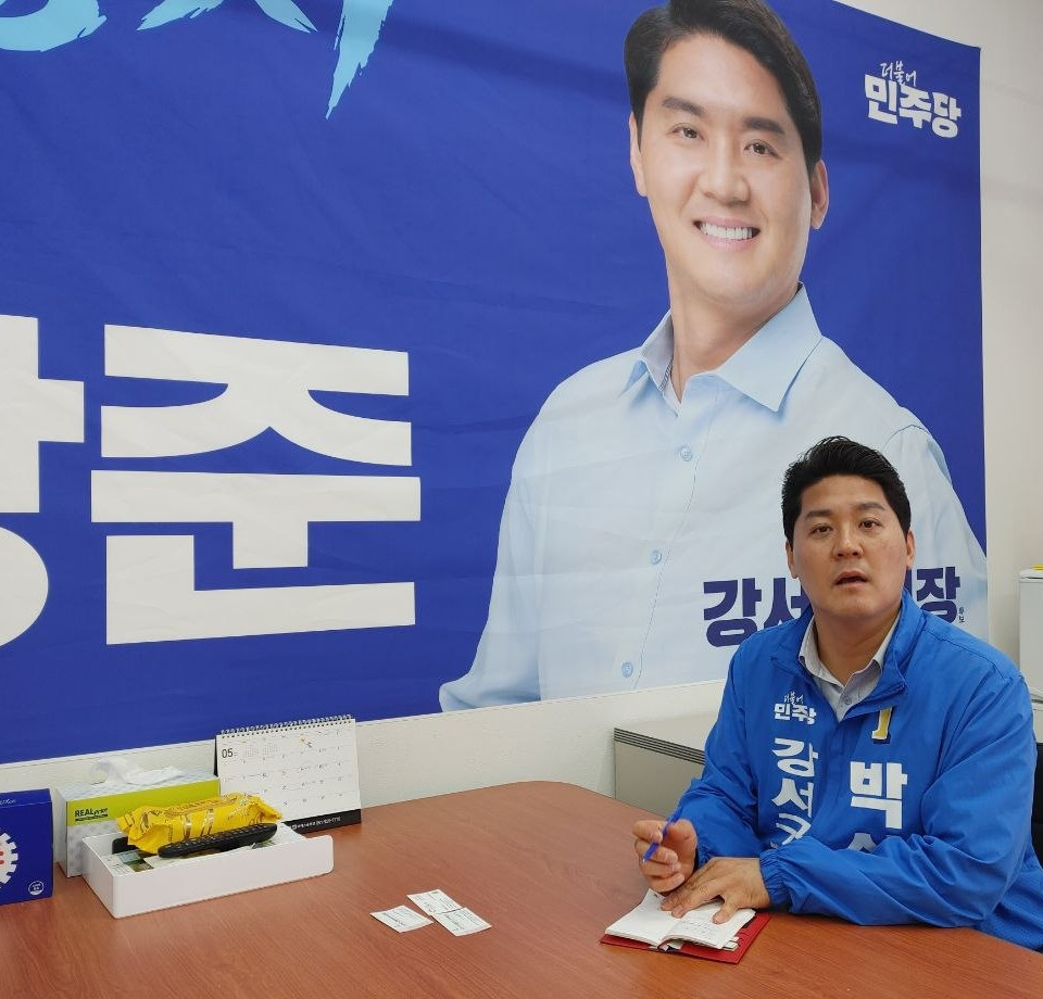 ▲박상준 강서구청장 후보가 인터뷰를 하고 있다. (서영인 기자 hihiro@)