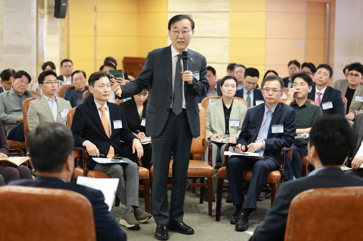 ▲국토교통부는 14일 오전 서울에서 주택건설산업계 관계자들이 참여하는 주택건설업계 타운홀 미팅을 개최했다. (사진제공=국토교통부)