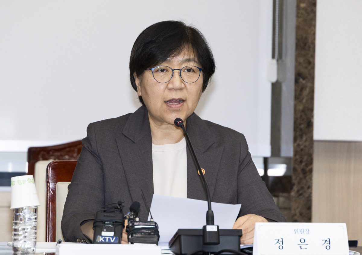 ▲정은경 보건복지부 장관이 15일 국민연금 기금운용위원회는 정부서울청사에서 회의를 열고 발언하고 있다. (보건복지부)