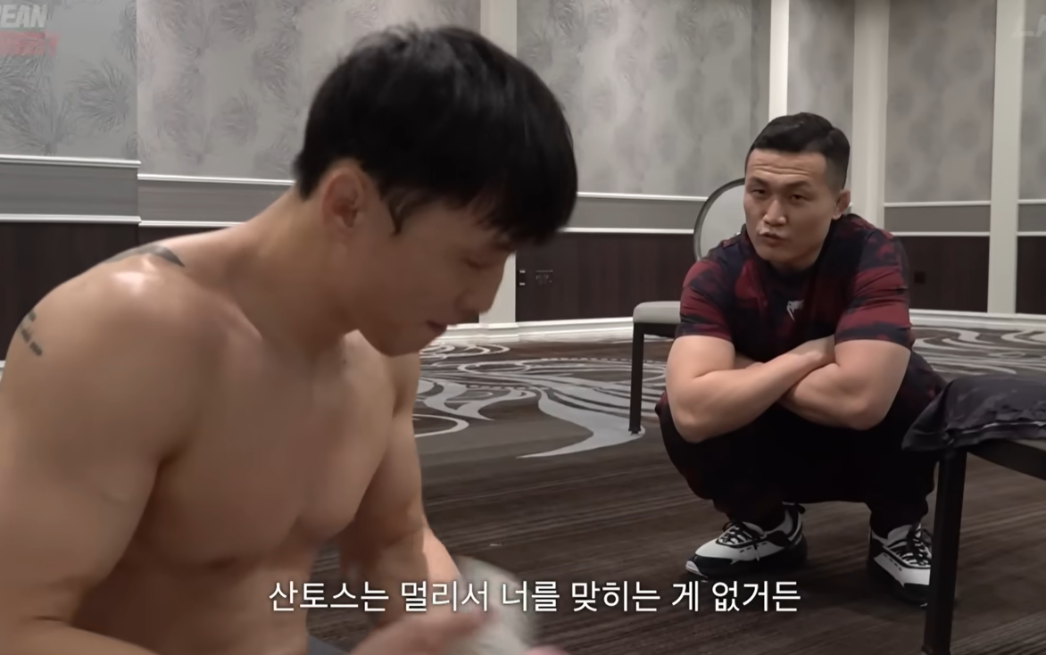 ▲정찬성이 경기 흐름을 예상해서 설명하고 있다. (출처='슈퍼보이 최두호' 유튜브 캡처)