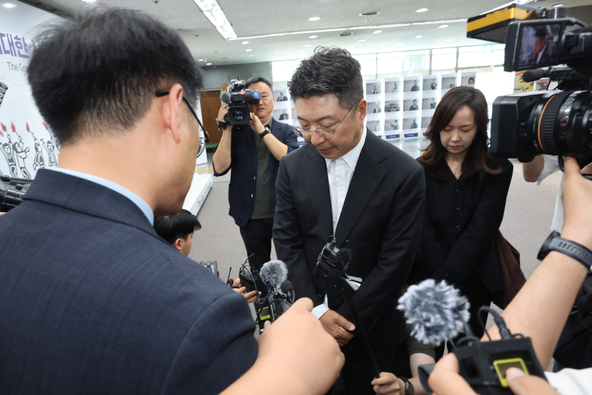 ▲5·18 단체 사과 거부에 고개숙인 김수완 부사장 (연합뉴스)