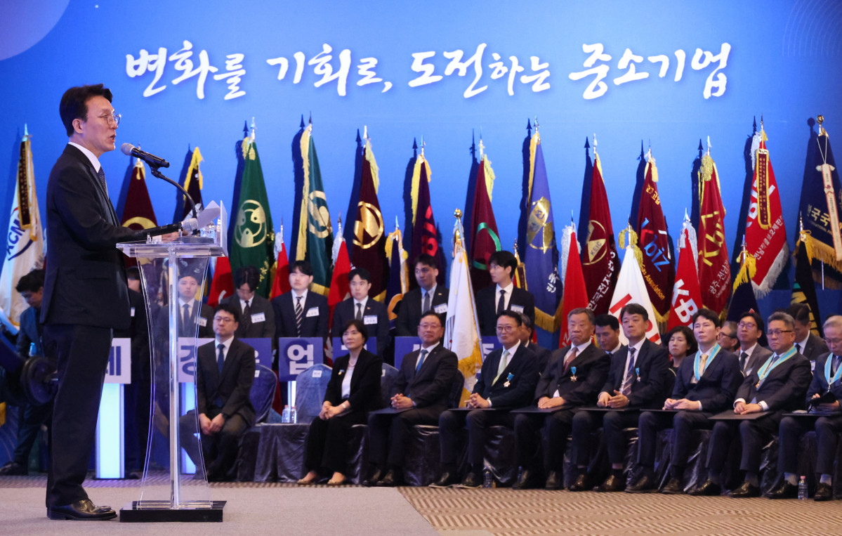 ▲김민석 국무총리가 19일 서울 영등포구 중소기업중앙회에서 열린 2026 대한민국 중소기업인대회에서 격려사를 하고 있다. (연합뉴스)