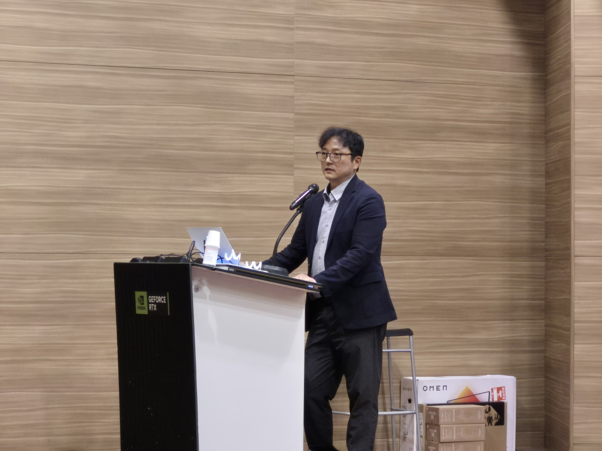 ▲19일 김승규 엔비디아 코리아 대표가 한국외대 글로벌캠퍼스 백년관 1층 국제세미나실에서 ‘2026 HUFS특강’을 진행하고 있다. 김연진 기자 yeonjin@