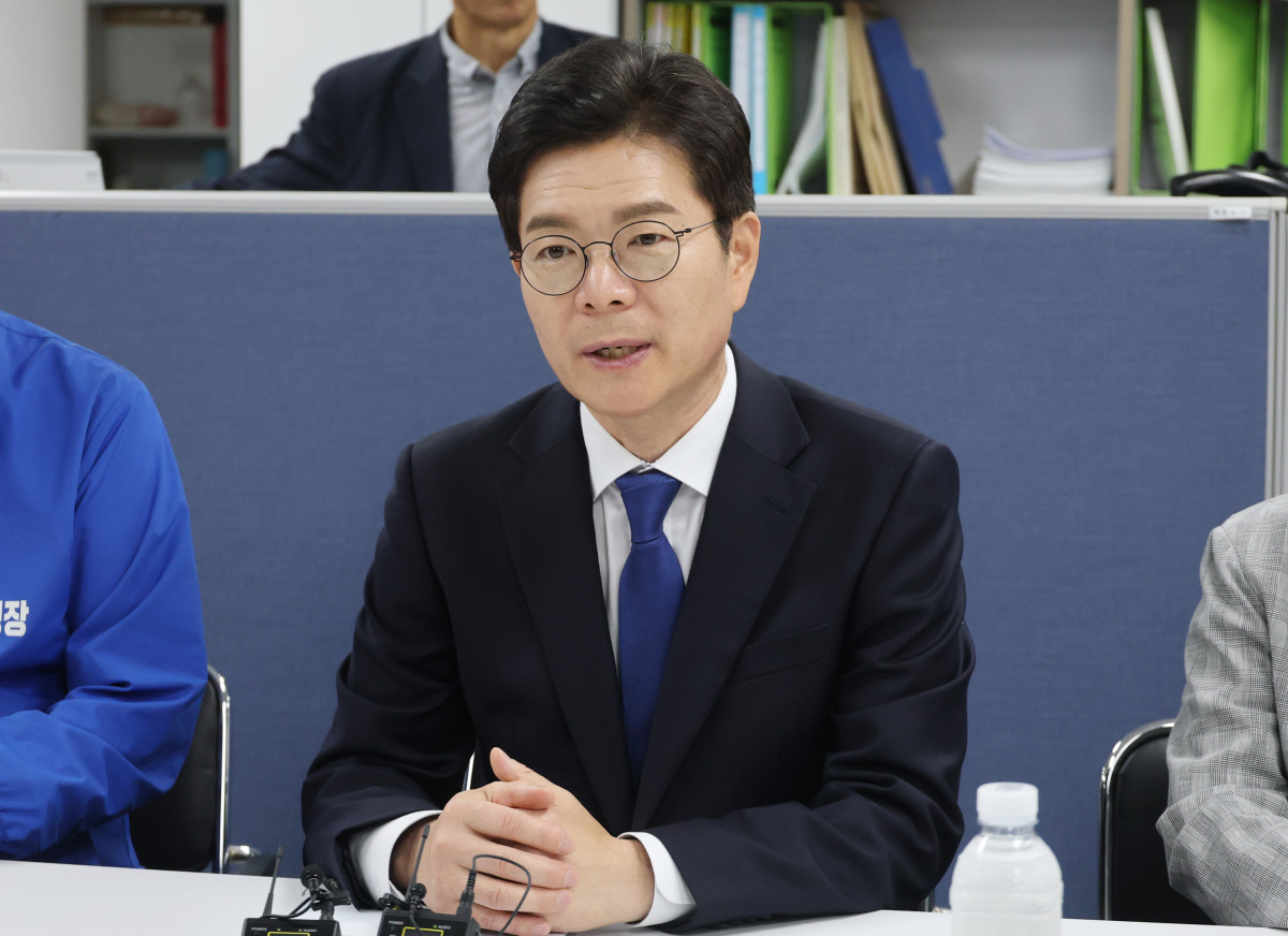 ▲더불어민주당 정원오 서울시장 후보가 19일 서울 양천구 목동6단지 재건축정비사업조합에서 열린 간담회에서 발언하고 있다. 사진=연합뉴스