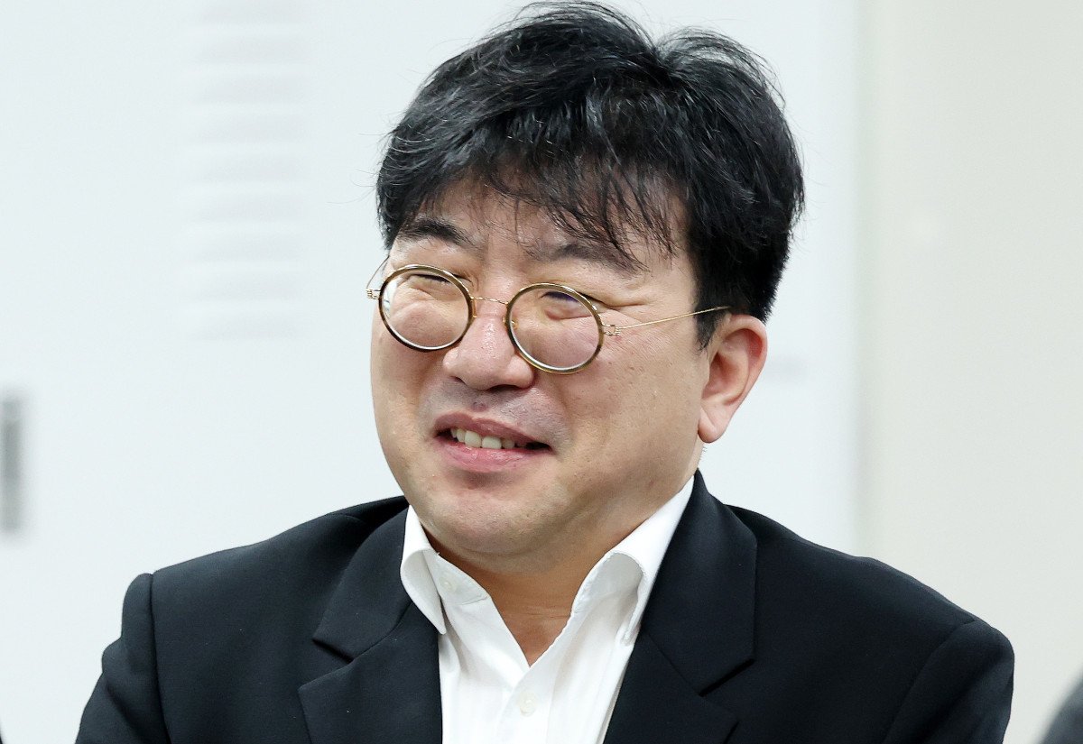 ▲소시에테제네랄(SG) 증권발 주가폭락 사태 핵심 인물로 지목된 라덕연 전 호안투자컨설팅업체 대표가 지난해 11월 25일 서울 서초구 서울고등법원에서 열린 'SG(소시에테제네랄) 증권발 주가 폭락 사태' 항소심 선고기일에 출석하고 있다. (뉴시스)