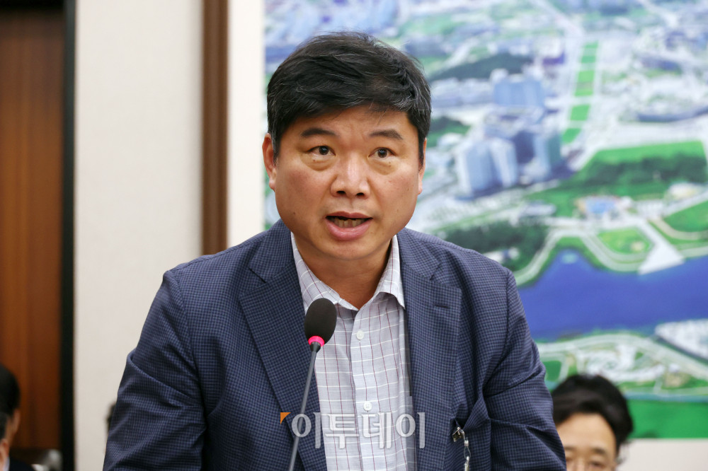 ▲권순환 서울시 영동대로 복합개발 추진단장이 20일 서울 여의도 국회 국토교통위원회 전체회의에서 열린 GTX-A 삼성역 구간 철근 누락에 대한 현안 질의에서 의원 질의에 답하고 있다. 고이란 기자 photoeran@