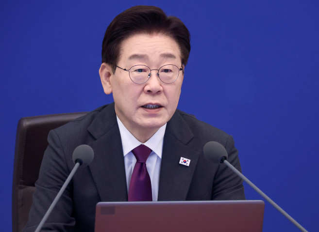 ▲이재명 대통령이 21일 청와대에서 열린 수석보좌관회의에서 발언하고 있다. (연합뉴스)