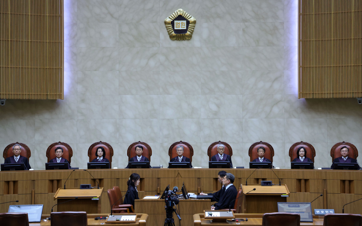 ▲조희대 대법원장을 비롯한 대법관들이 21일 서울 서초구 대법원에서 열린 HD현대중공업 원청 사용자성 쟁점 단체교섭 청구 등 선고에 참석하고 있다. (뉴시스)