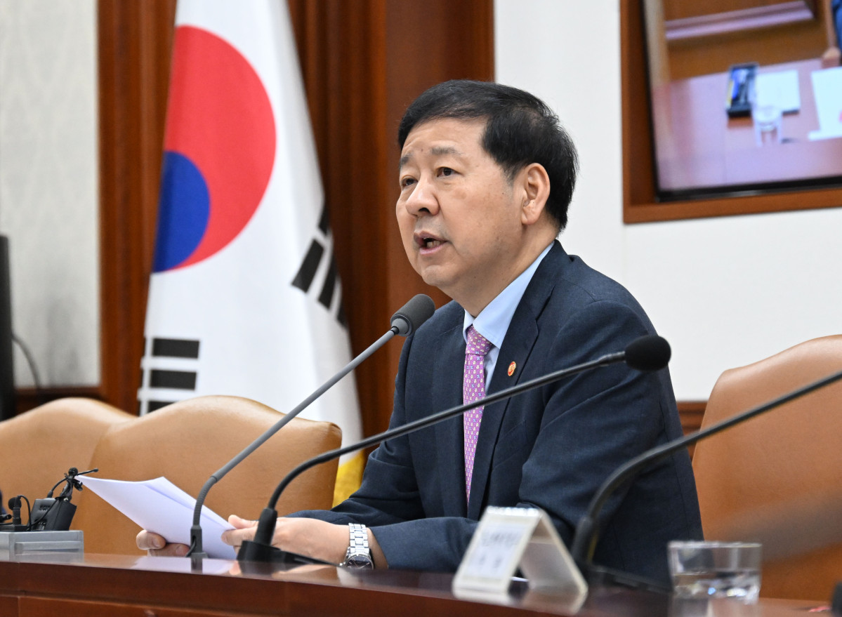 ▲구윤철 경제부총리 겸 재정경제부 장관이 5월 22일 서울 종로구 정부서울청사에서 열린 '비상경제본부회의 겸 경제관계장관회의 겸 국가창업시대 전략회의 및 부동산관계장관회의'를 주재, 모두발언을 하고 있다. (사진제공=재정경제부)