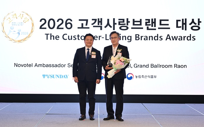 ▲(좌)최명기 중앙일보S 사업본부장, (우)김흥수 다비치안경체인 안경가맹사업부문 대표