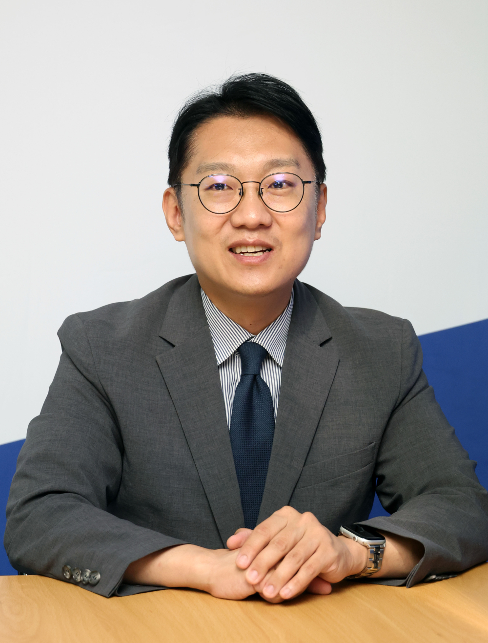 ▲인천 계양을 보궐선거 더불어민주당 후보로 나선 김남준 전 청와대 대변인이 26일 인천 계양구 선거사무소에서 이투데이와 인터뷰를 하고 있다. 사진=고이란 기자 photoeran@