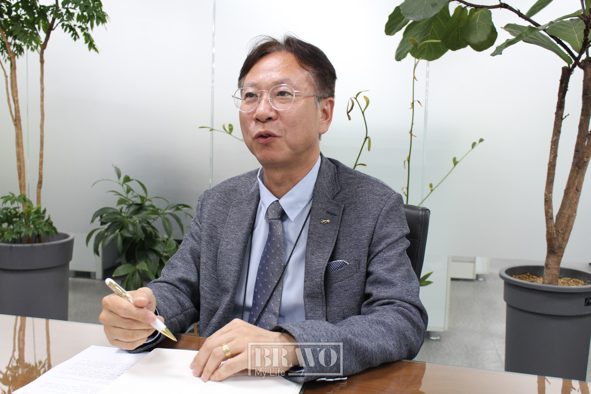 ▲정순희 국민연금 재산관리지원추진단장이 국민연금공단 본사 사무실에서 브라보마이라이프와 인터뷰를 진행하고 있다.. 서지희 기자 jhsseo@