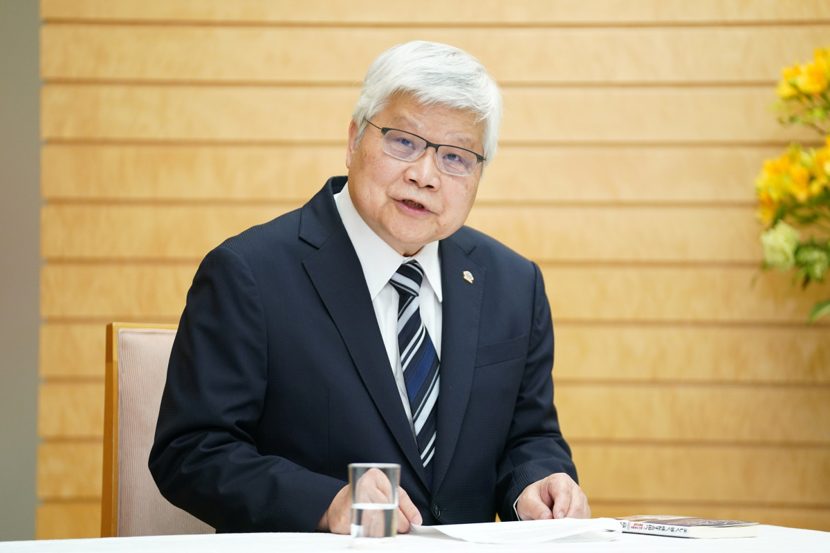 ▲대만 TSMC의 웨이저자 회장이 2월 5일 도쿄 총리 관저에서 다카이치 사나에 일본 총리와 회담 중 발언하고 있다. 도쿄/AP뉴시스