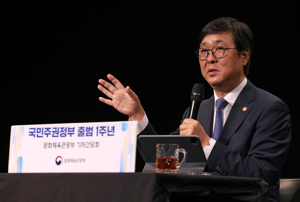▲최휘영 문화체육관광부 장관이 28일 국민주권정부 출범 1주년을 앞두고 서울 종로구 국립현대미술관 서울관 다원공간에서 기자간담회를 갖고 있다. (사진제공=문체부)