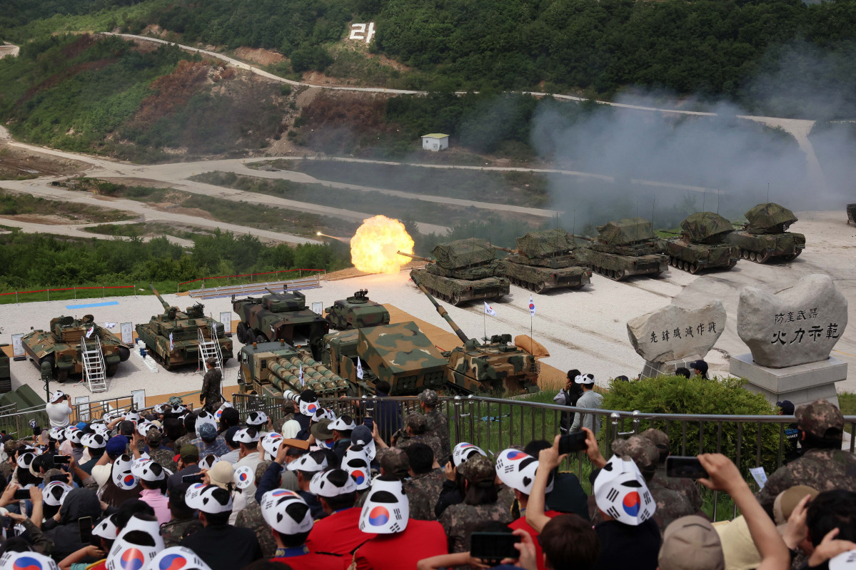 ▲28일 경기 포천시 승진훈련장에서 2026 합동화력훈련 본행사가 진행되고 있다. 국방부 주관 이번 훈련은 국민주권 정부 출범 이후 한국군 주요 전력이 대거 참여하는 합동화력훈련으로 K-방산 주력장비와 신규 무기체계 등을 소개하는 자리다. 신태현 기자 holjjak@