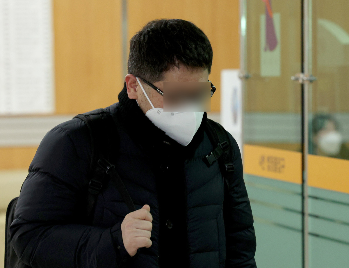 ▲정영학 회계사가 2024년 1월 8일 서울중앙지방법원에서 열린 '대장동 특혜' 관련 특정경제범죄가중처벌 등에 관한 법률위반(배임)등 공판에 출석하고 있다. (뉴시스)
