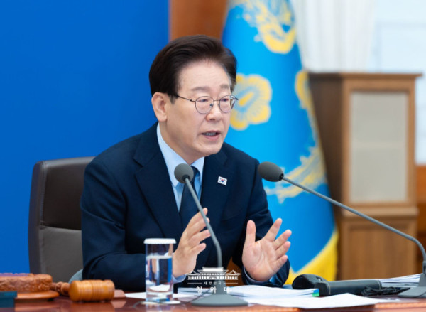 ▲이재명 대통령이 5월 6일 청와대에서 열린 국무회의 겸 비상경제점검회의에서 발언하고 있다.(청와대 제공)