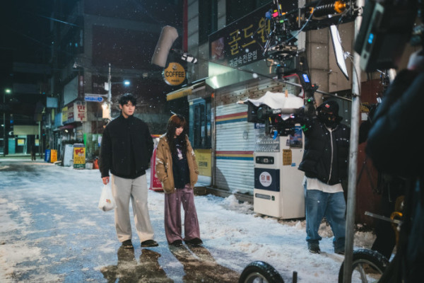 ▲'원더풀스' 비하인드 스틸(사진출처=넷플릭스)