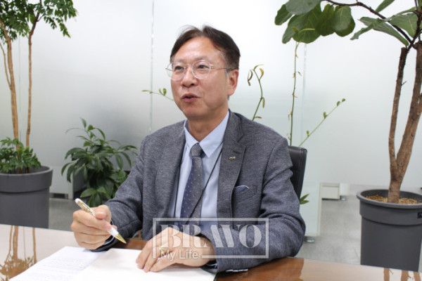 ▲정순희 국민연금 재산관리지원추진단장이 국민연금공단 본사 사무실에서 브라보마이라이프와 인터뷰를 진행하고 있다.. 서지희 기자 jhsseo@