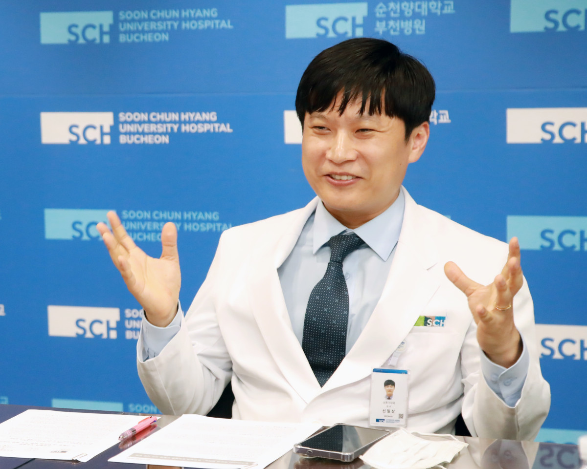 ▲신일상 순천향대부천병원 소화기내과 교수가 본지와 인터뷰하고 있다. (사진제공=대웅제약)