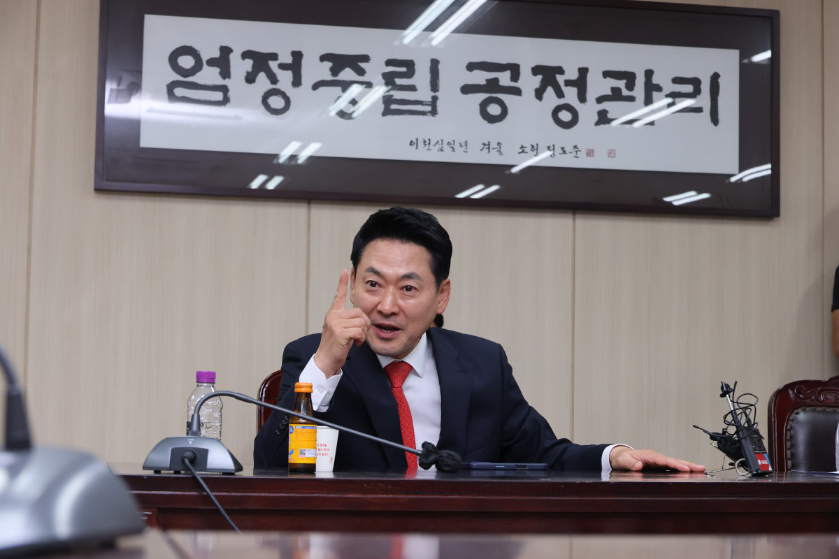 ▲국민의힘 장동혁 상임선거대책위원장이 4일 6.3 지방선거 투표소 용지 부족 사태와 관련해 서울시선거관리위원회를 항의 방문하고 있다. (연합뉴스)