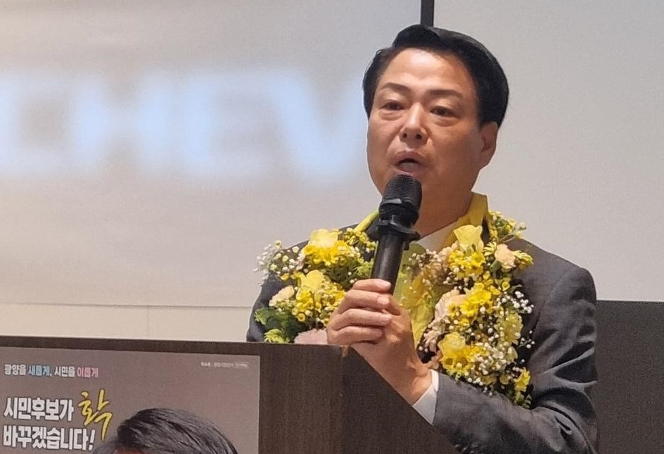 ▲박성현 무소속 전남 광양시장 후보가 4일 6·3 지방선거에서 당선이 확실시 되자 소감을 발표하고 있다. (사진제공=독자)
