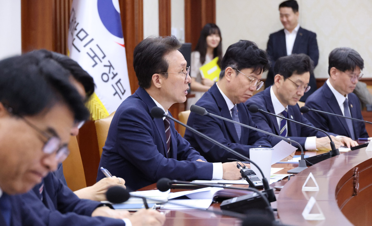 ▲김민석 국무총리가 4일 오전 서울 종로구 정부서울청사에서 열린 비상경제본부회의에서 발언하고 있다. (연합뉴스)