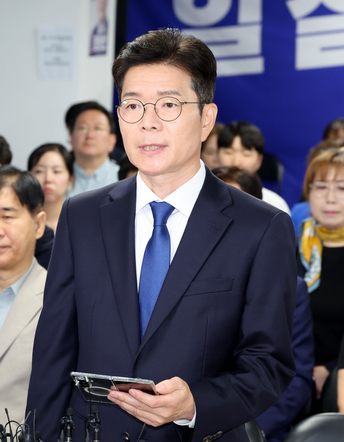 ▲더불어민주당 정원오 서울시장 후보가 4일 서울 중구 세종대로 캠프에서 제9회 전국동시지방선거 관련 입장을 밝히고 있다. (사진=연합뉴스)