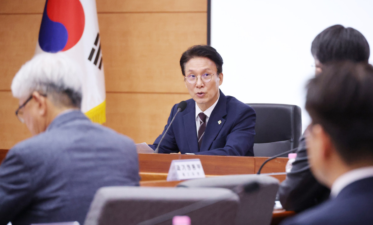 ▲김민석 국무총리가 4일 오전 서울 종로구 정부서울청사 별관에서  정부 드론ㆍ대드론 통합 태스크포스(TF) 최종보고회의를 주재하고 있다. (연합뉴스)